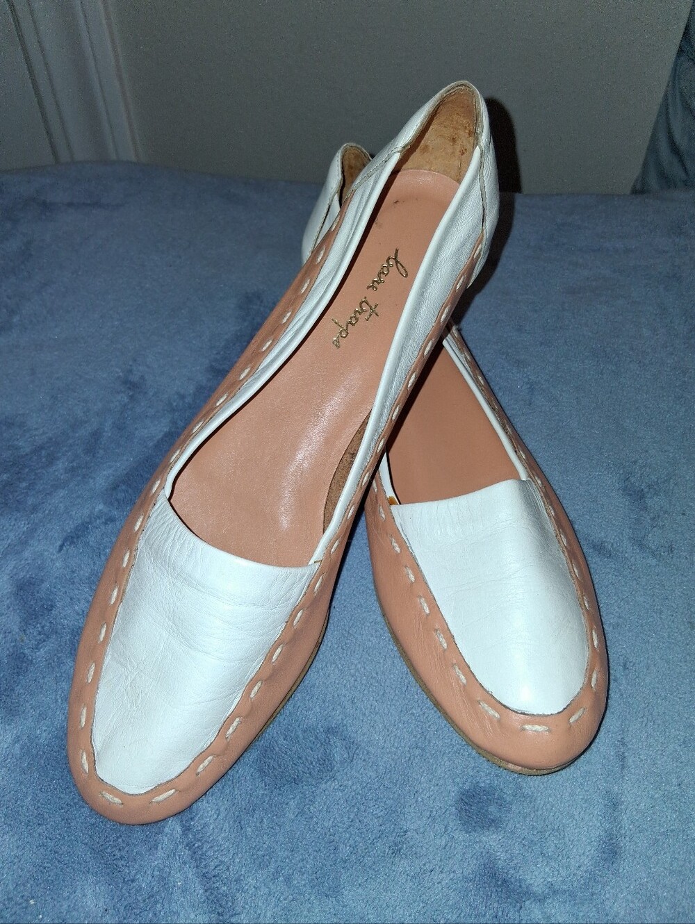 NEW Vintage Bear Traps White & Brown Leather Loafers Classic Slip-On Lady's 7